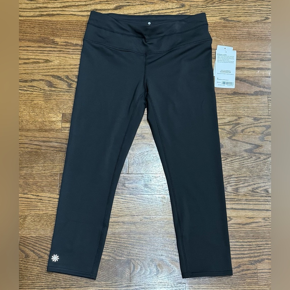 NWT Athleta Sonar Capri in black, size small